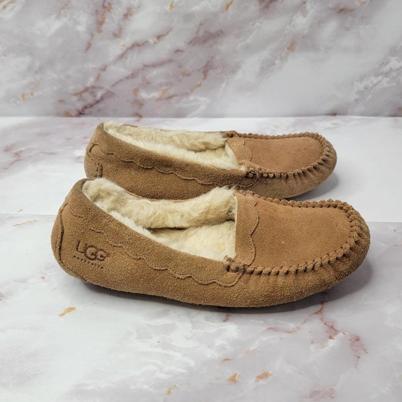 UGG Camel Color Loafer Fur interior - Picture 2 of 15